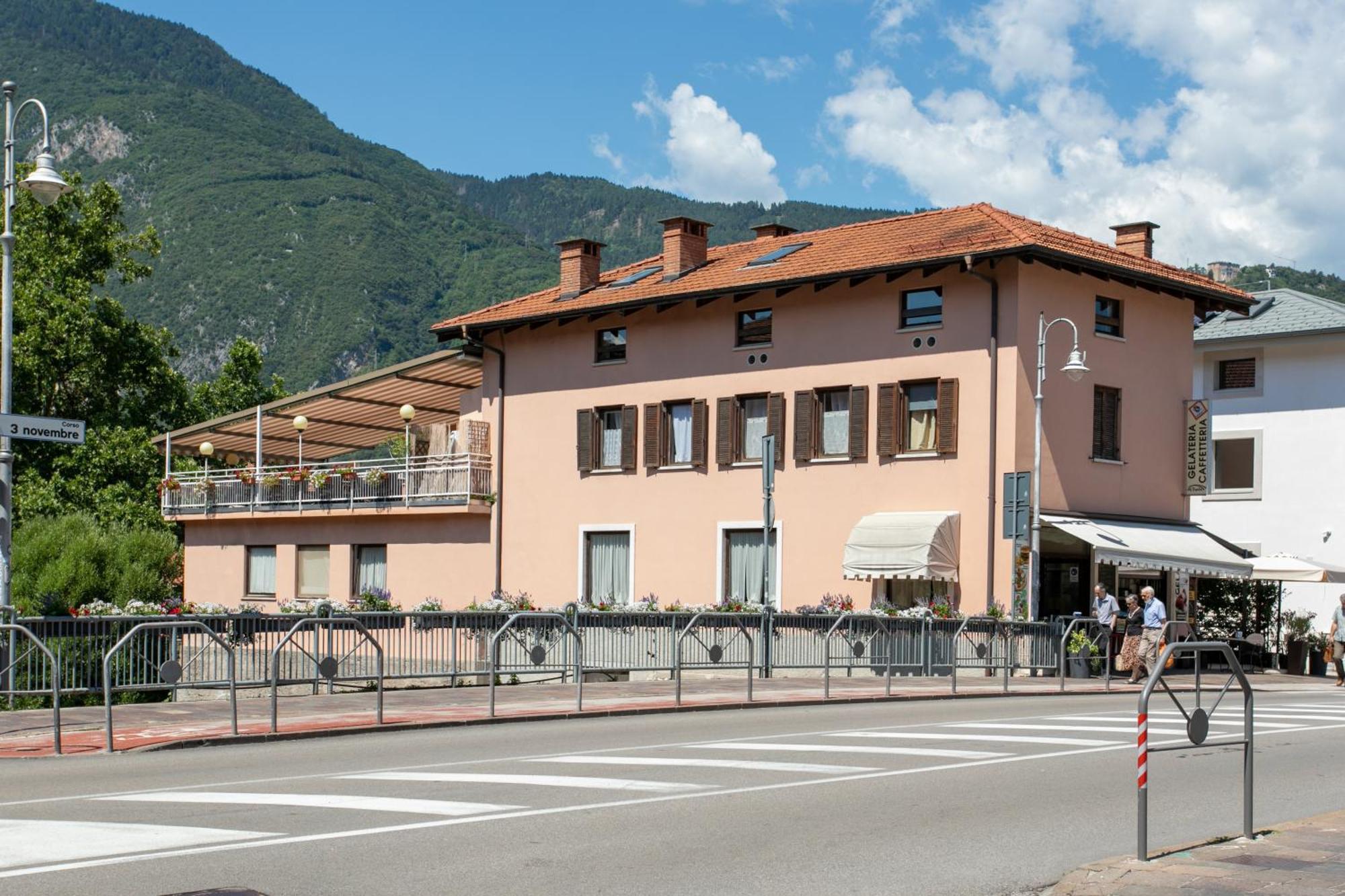 Apartment Grande Al Ponte. Situato Vicino All'ospedale, Al Parco E Al Centro Citta